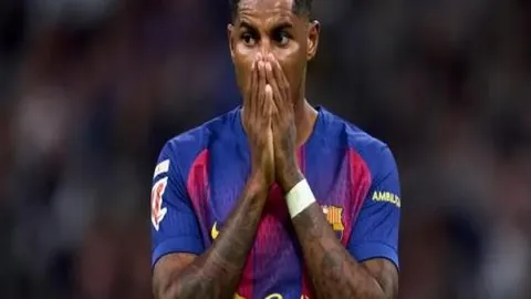 中国代表团勇夺亚冬会自由式滑雪空中技巧混合团体金牌，荣耀归国——环球时报·环球网报道